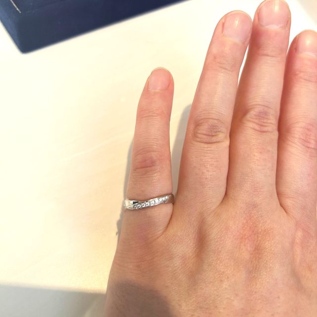 【ヴァンドーム青山(VENDOME AOYAMA)の口コミ】 クロスしているデザインのもので探していてヴァンドームさんで試着を決め…