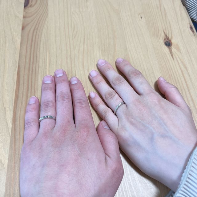 【銀座ダイヤモンドシライシの口コミ】 指輪のデザインは割とシンプルなものを選び、ファッション感は抑えめにし…