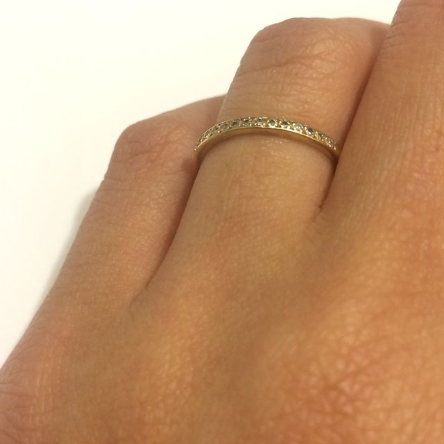 【Satomi Kawakita Jewelryの口コミ】 華奢なデザインで普段から着けられるもの、結婚指輪とも重ねづけが出来る…