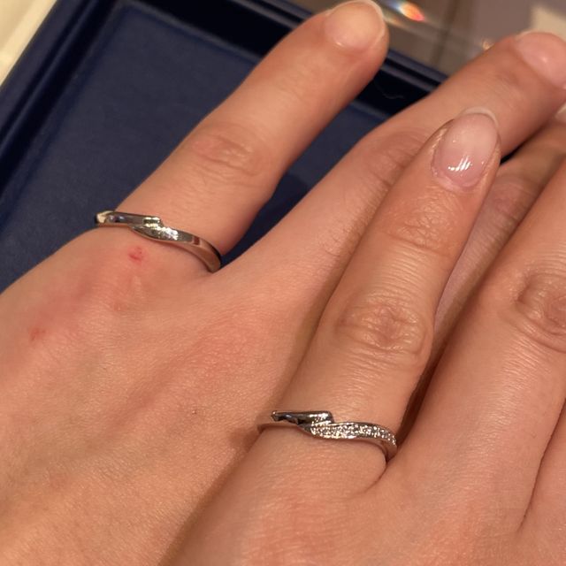 【銀座ダイヤモンドシライシの口コミ】 種類がとても豊富で、微妙な雰囲気の違いだけでもたくさんあるので、デザ…