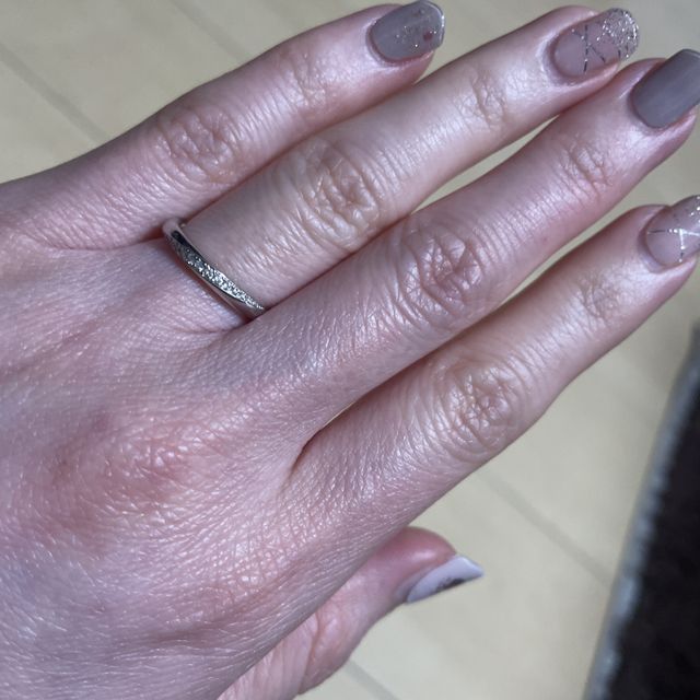 【TRECENTI(トレセンテ)の口コミ】 斜めに入っているダイヤの加工が好みでした。仕事の性質上、あまり派手な…