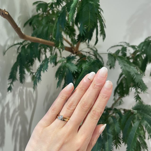 【BRILLIANCE+(ブリリアンスプラス)の口コミ】 私はゴールドが欲しく、主人はプラチナで平打ちタイプが欲しいと思ってい…