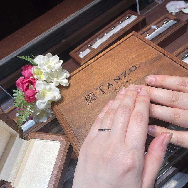【TANZO.(鍛造指輪)の口コミ】 TANZOを選んだ決め手は「品質」です。
周囲の結婚指輪事情を聞いていて、…