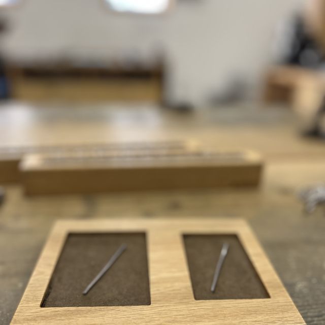 【鎌倉彫金工房の口コミ】 指輪はプラチナ クリア 甲丸 リング幅2.0 です。

指が太いのがコンプレッ…