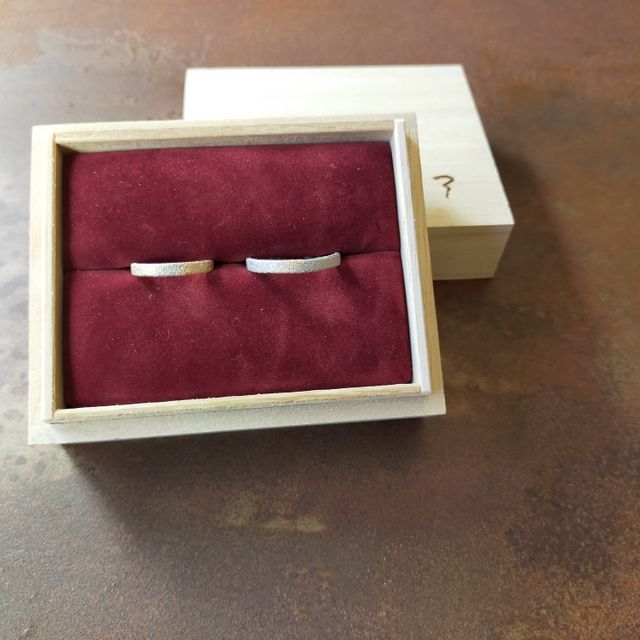 【ichi(イチ)の口コミ】 普段のカジュアルな服装に馴染むようなデザインの指輪を探していました。…