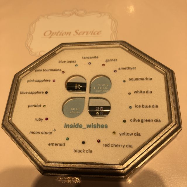 【銀座ダイヤモンドシライシの口コミ】 シンプルでかわいいデザインが多い。シンプルな中でも、メレダイヤが５石…