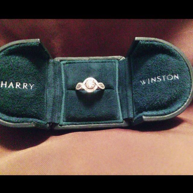 【ハリー・ウィンストン(Harry Winston)の口コミ】 一粒のダイヤよりも、結婚指輪と重ね付け出来て、デイリー使い出来るよう…