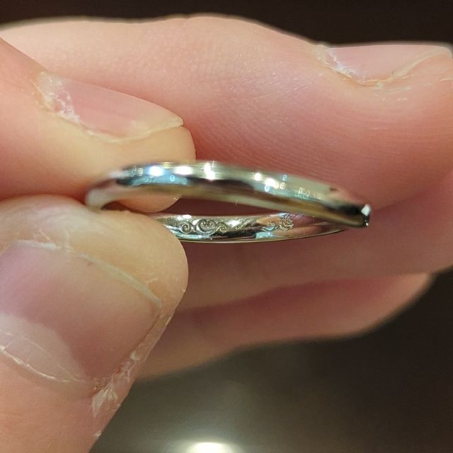 【ケイウノ ブライダル(K.UNO BRIDAL)の口コミ】 妻がウェーブのデザインを気に入っていたので、その形のもの中心に選びま…