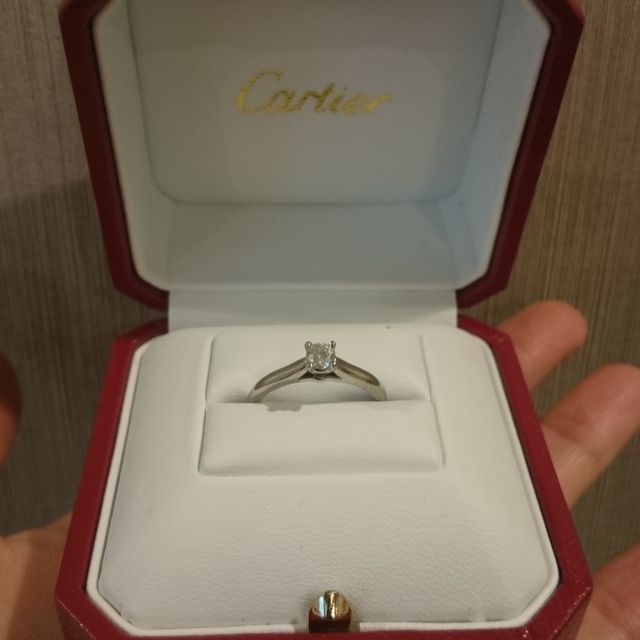 【カルティエ(Cartier)の口コミ】 私が婚約指輪がほしいとわがままを言ったら、本当に買ってきてくれました…