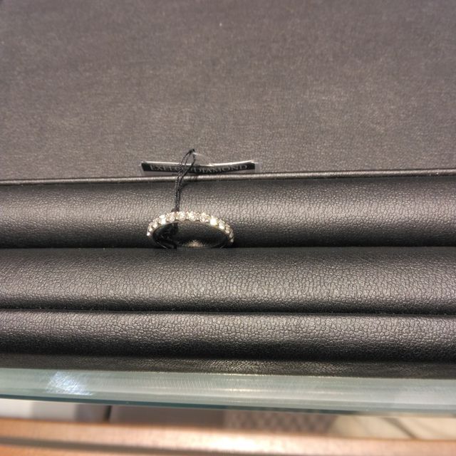 【エクセルコダイヤモンド(EXELCO DIAMOND)の口コミ】 他店との価格でかなり悩みましたが、店員さんの熱心な説明やダイヤの紹介…