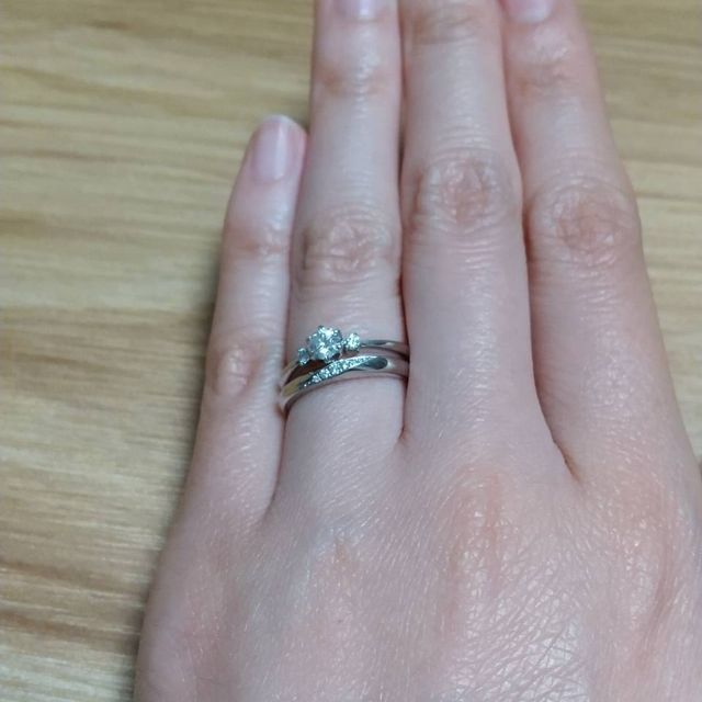 【TRECENTI(トレセンテ)の口コミ】 元々は「石なし・シルバー・シンプル」で探していたのですがどうにも似合…