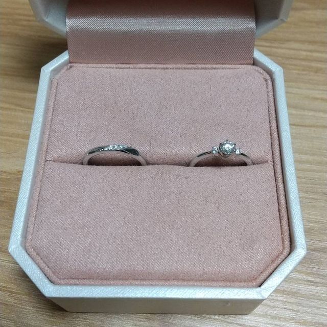 【TRECENTI(トレセンテ)の口コミ】 元々は「石なし・シルバー・シンプル」で探していたのですがどうにも似合…