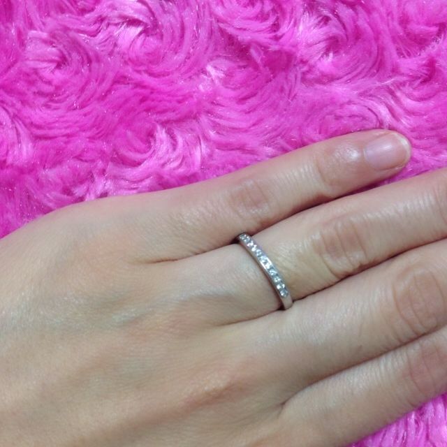 【ティファニー(Tiffany & Co.)の口コミ】 ダイヤがレールに挟まれていない「シェアド プロング セッティング」と悩…