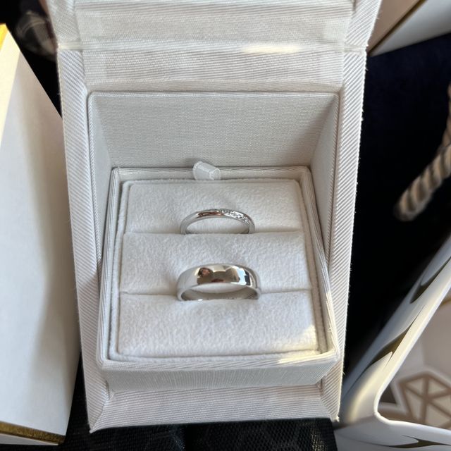 【ENUOVE(イノーヴェ)の口コミ】 【指輪のデザイン】とにかく、シンプルなものがいいと思い探していたとこ…