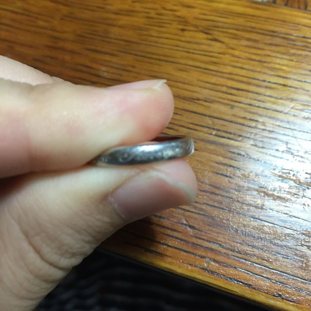 【ティファニー(Tiffany & Co.)の口コミ】 毎日つけるので、ダイヤがついていないものを探していました。全体に筆記…