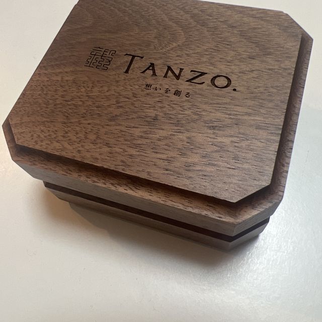 【TANZO.(鍛造指輪)の口コミ】 いくつか指輪をみに他の店舗にもいったのですが、
二つの指輪を組み合わせ…
