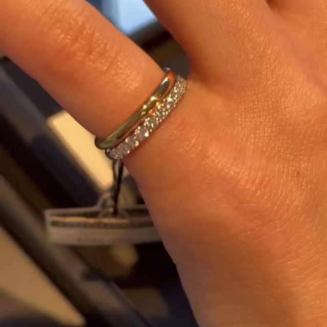 【エクセルコダイヤモンド(EXELCO DIAMOND)の口コミ】 ダイヤの質がよく、七色に輝くのは初めて見て驚きました。普段からジュエ…