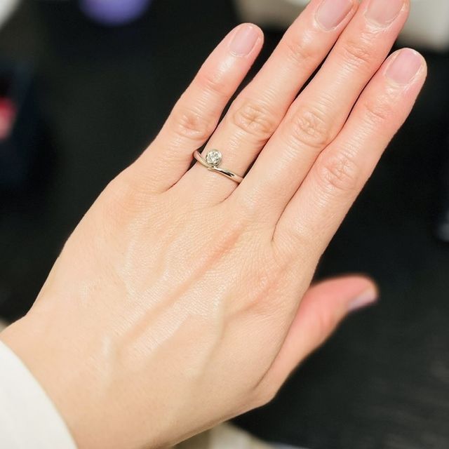 【TRECENTI(トレセンテ)の口コミ】 結婚指輪としてペアでの販売でしたが、婚約指輪として単体で購入しました…