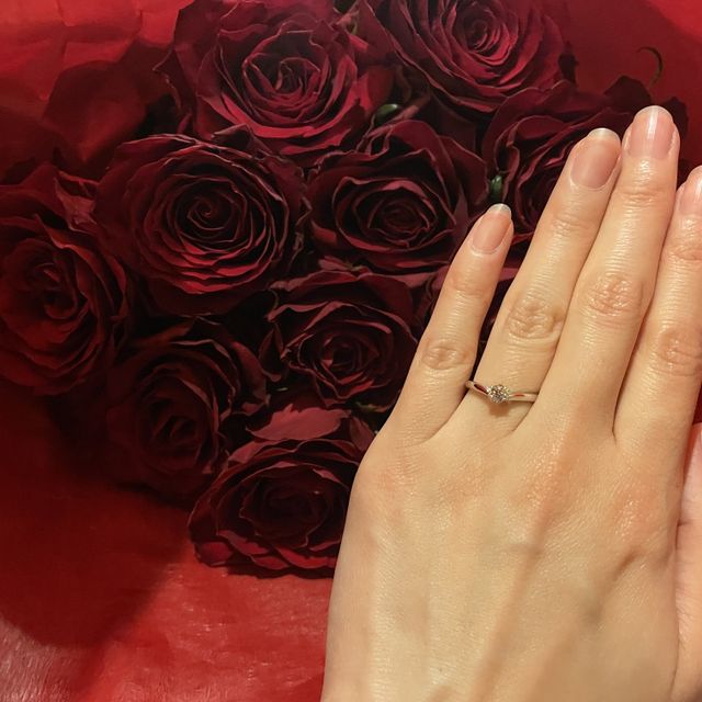 【銀座ダイヤモンドシライシの口コミ】 シライシの特長とも言える美しいウェーブラインは、流線型のフォルムをベ…