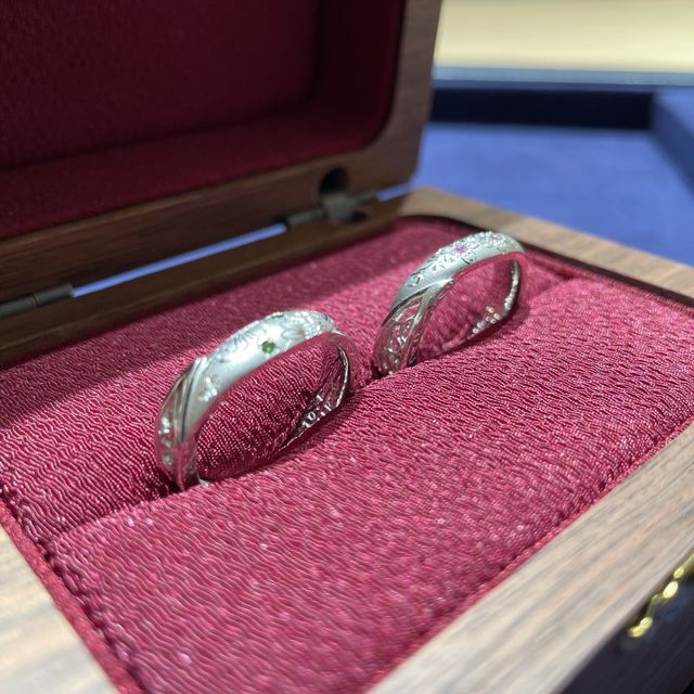 【MIORING(ミオリング)の口コミ】 婚約指輪として購入致しました。
初めて見た時から和風なのに一際輝いてい…