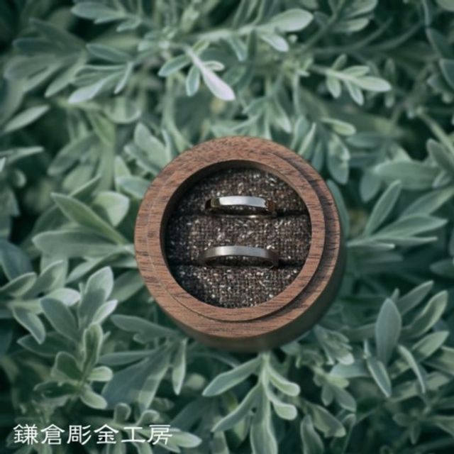 【ふたりでつくる結婚指輪】メンズK18WG(ヘアライン仕上げ)&レディースK18WG(クリア仕上げ)