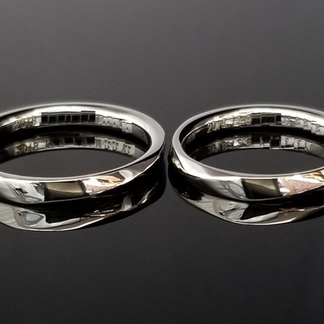 鍛造製法でお造りした、重厚で輝かしい結婚指輪