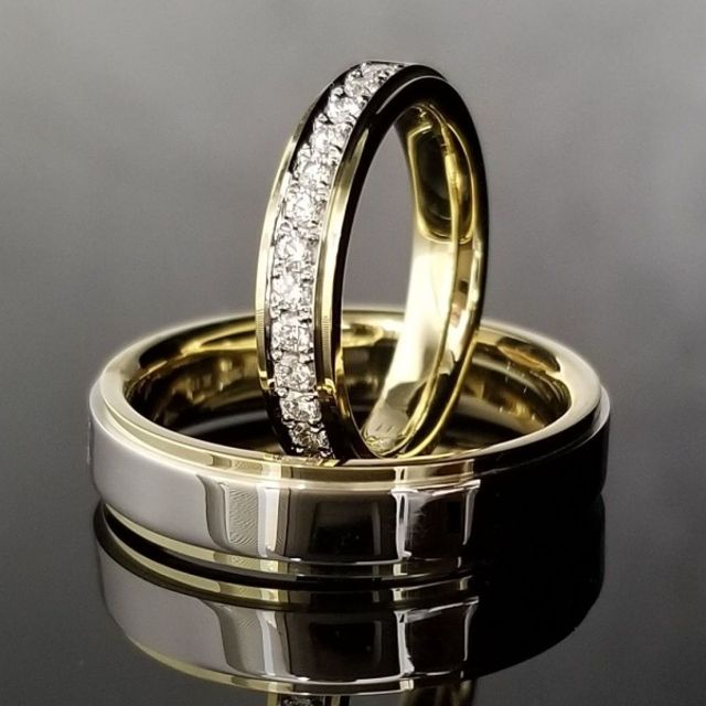 平打ちのコンビ加工が美しいご結婚指輪