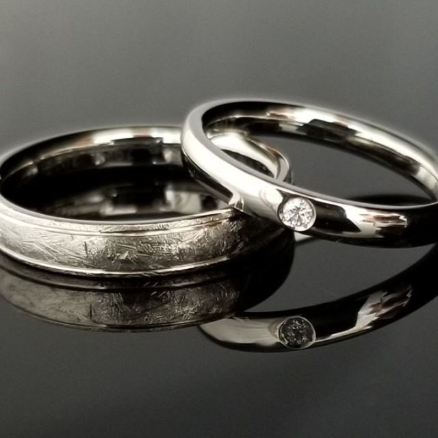 鍛造で鍛え上げた美しく重厚なプラチナの結婚指輪