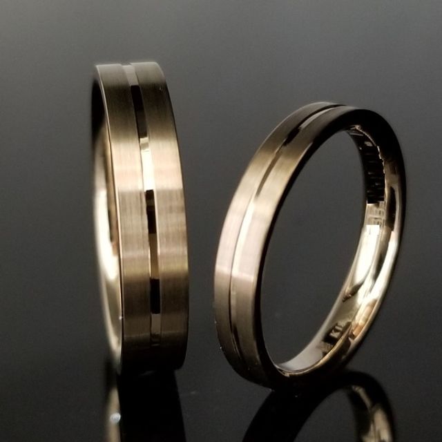 平打ちベースで大人なデザインの結婚指輪