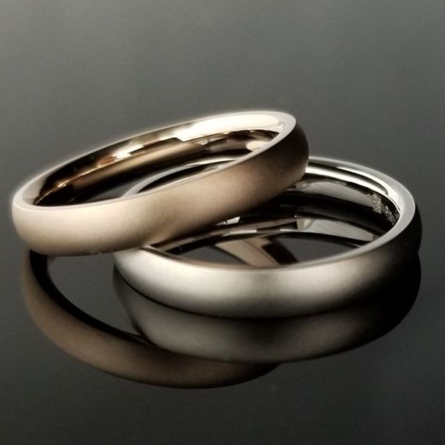 つや消しで落ち着いた雰囲気に仕上げた結婚指輪