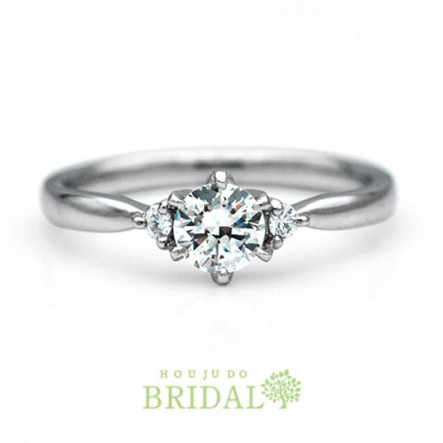 【宝寿堂】両サイドに1粒ずつ小さなメレが♪フェミニンなリング《HD2744》