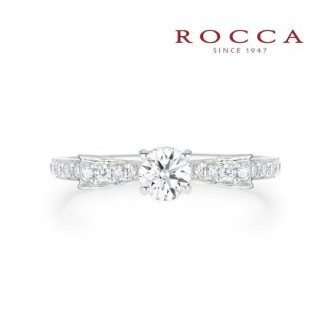 【ROCCA】薬指にリボンを結ぶロマンチックなエンゲージリング R60