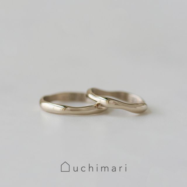 やわらかな曲線が印象的な結婚指輪