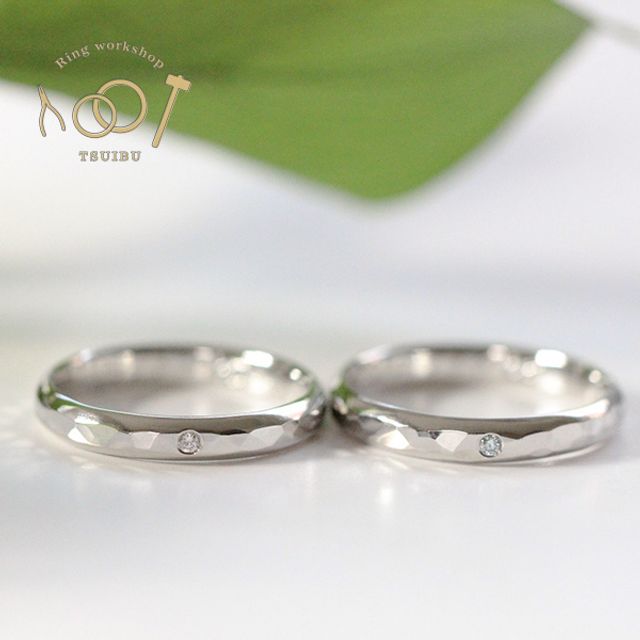 【二人の想いが詰まった手作り結婚指輪】プラチナ・甲丸鎚目型・鏡面仕上げ